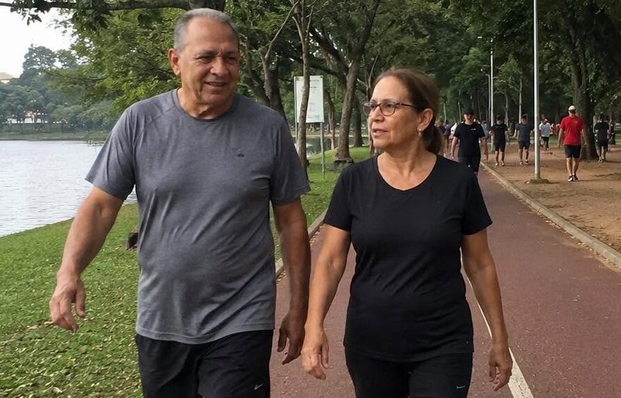 O Que Acontece com Seu Corpo Quando Você Caminha Todos os Dias? Benefícios, Riscos e um Alerta Para Quem Passou dos 35