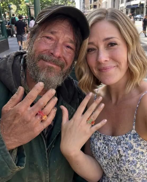 Ela se casou com um homem sem-teto que dizia ter apenas um mês de vida: depois da morte, uma carta revelou o verdadeiro motivo